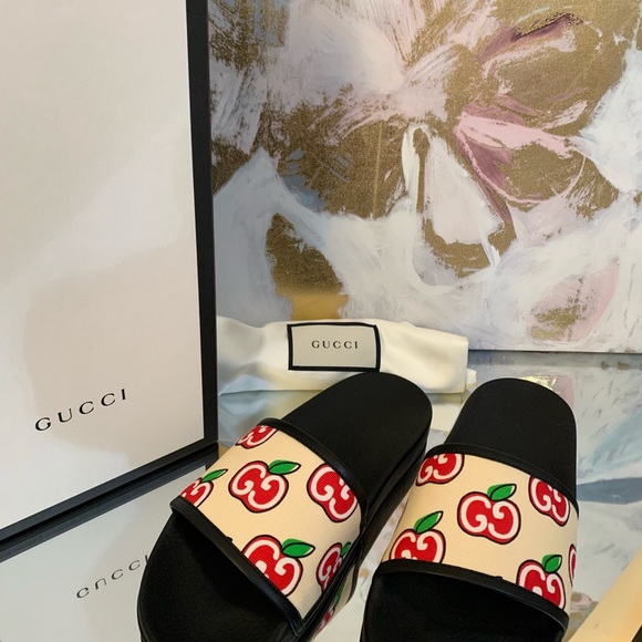 Gucci Limited Edition Apple Slides Sandals - Picture 2 of 9